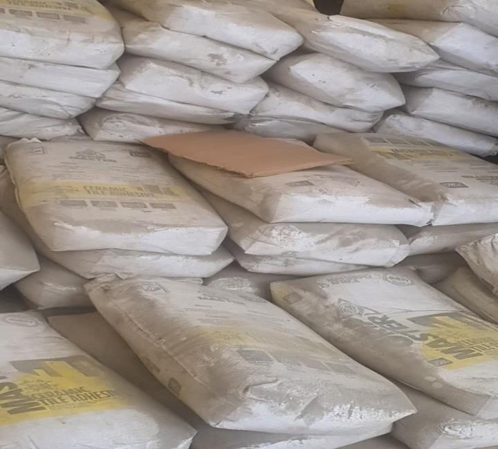 Porcelain adhesive